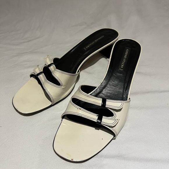 Adrienne Vittadini White Sandal Heels with 2 black adjustable clasps | Size 11 - Picture 1 of 3